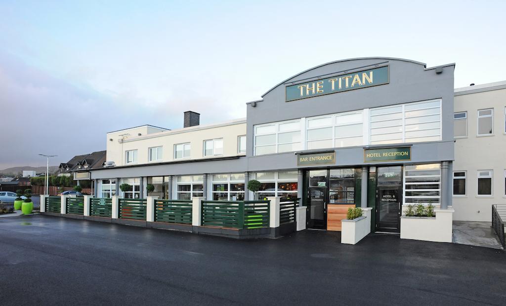 The Titan Hotel Clydebank Exterior photo